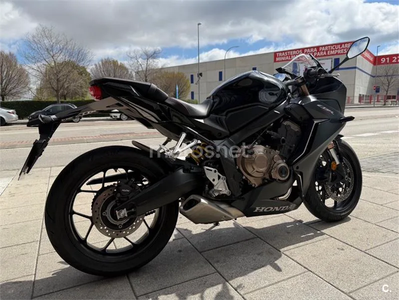 Honda CBR 650 R – Vista 11