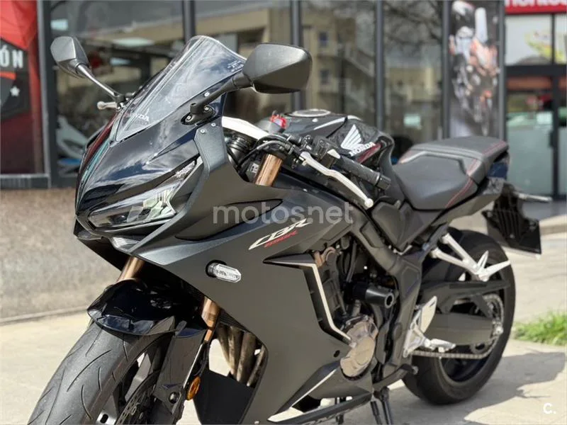 Honda CBR 650 R – Vista 19