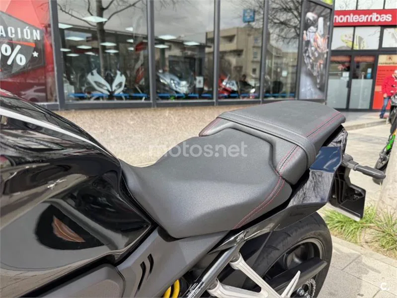 Honda CBR 650 R – Vista 7