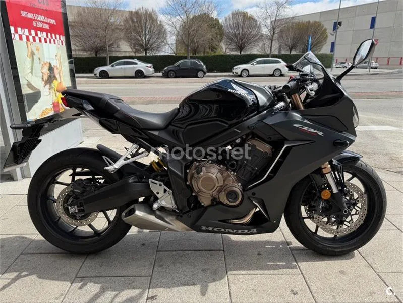 Honda CBR 650 R – Vista 8