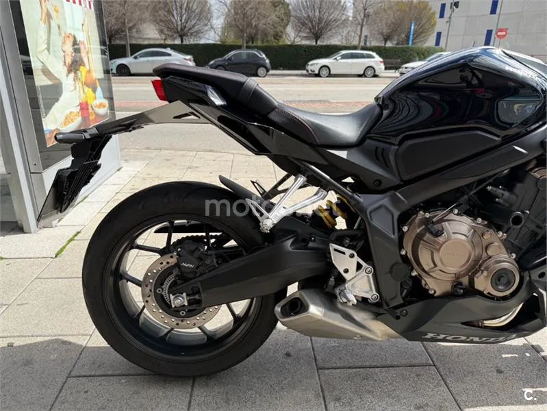 Honda CBR 650 R – Vista 9
