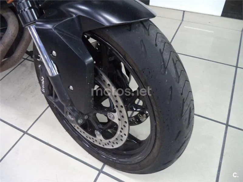 BMW F 900 R – Vista 3