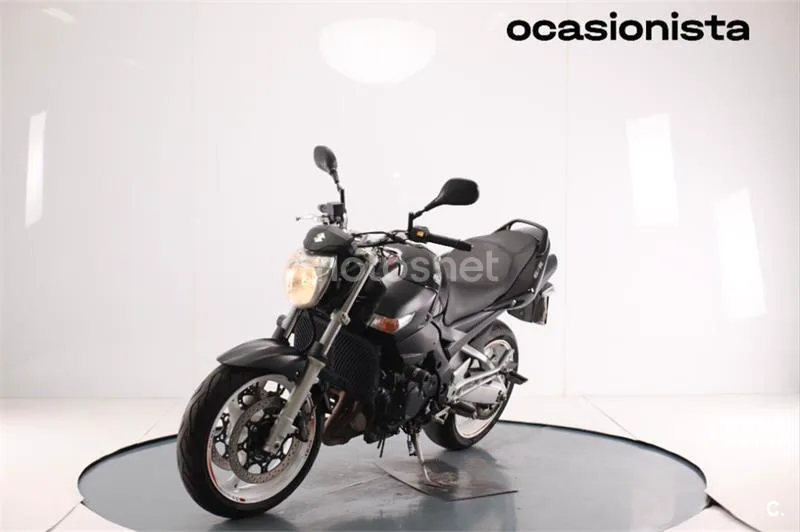 Suzuki GSR 600 – Vista 5