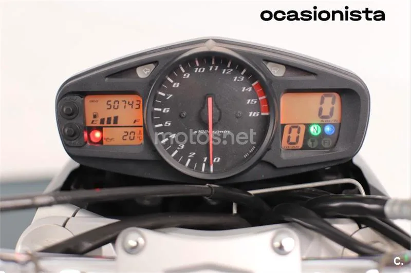 Suzuki GSR 600 – Vista 6