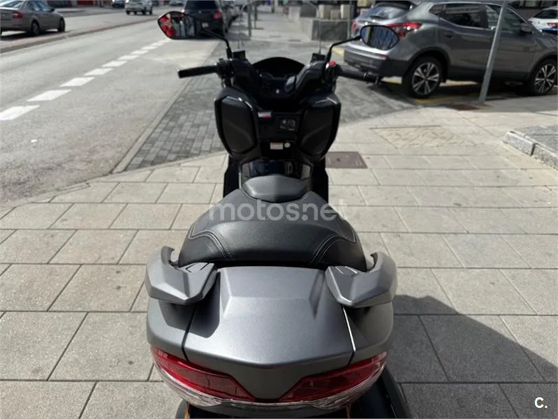 Suzuki Burgman 400 – Vista 11