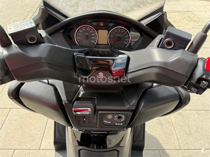 Suzuki Burgman 400 – Vista 13