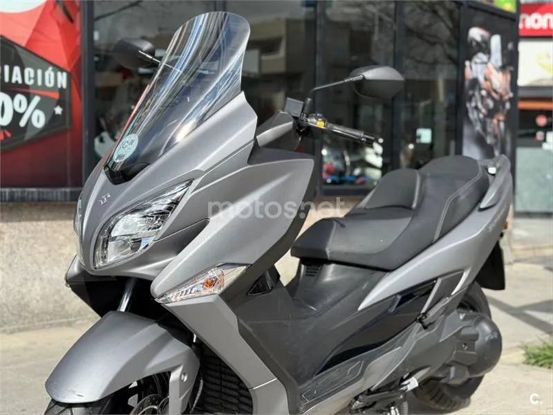 Suzuki Burgman 400 – Vista 16