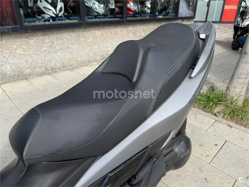 Suzuki Burgman 400 – Vista 5