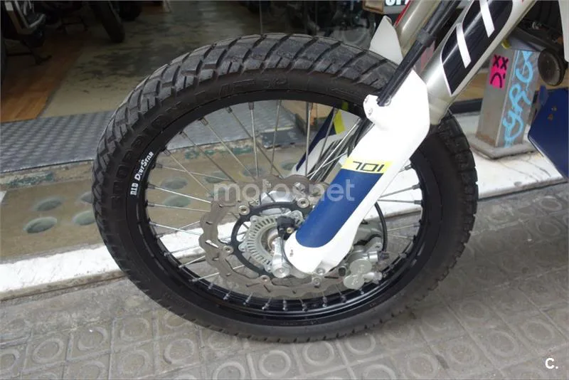 Husqvarna 701 Enduro – Vista 12