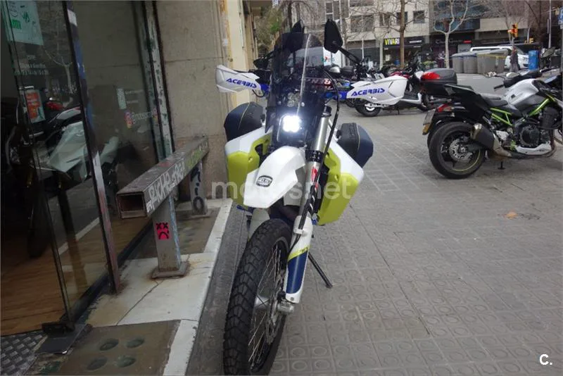 Husqvarna 701 Enduro – Vista 13