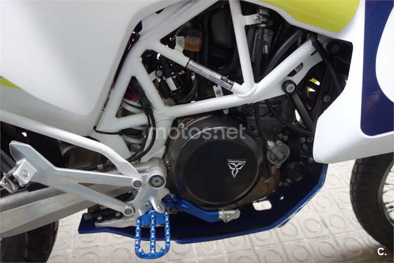 Husqvarna 701 Enduro – Vista 21