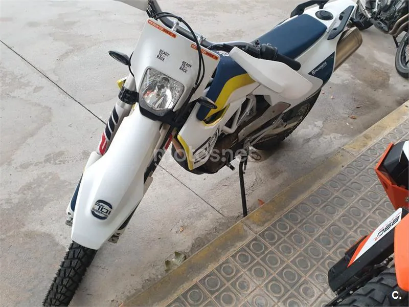 Husqvarna 701 Enduro – Vista 45