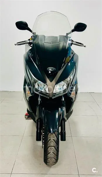 Kymco Grand Dink 300 – Vista 3