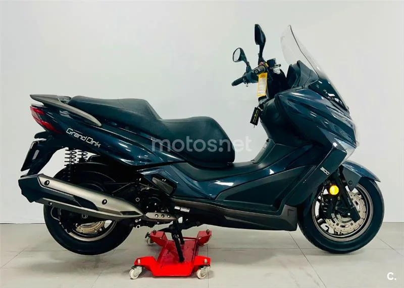 Kymco Grand Dink 300 – Vista 5