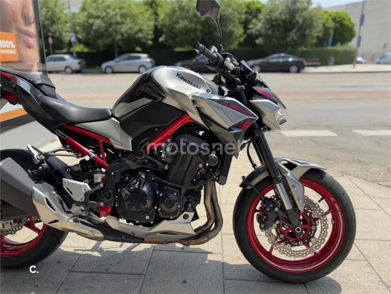 Kawasaki Z900 – Vista 11