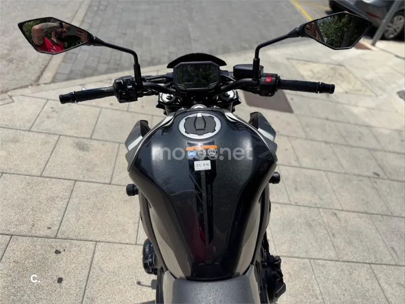 Kawasaki Z900 – Vista 15