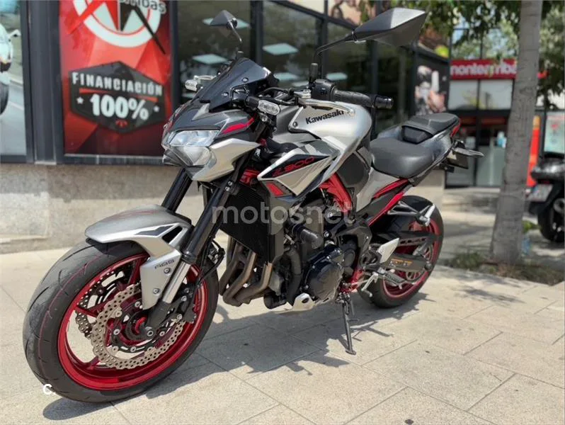 Kawasaki Z900 – Vista 4