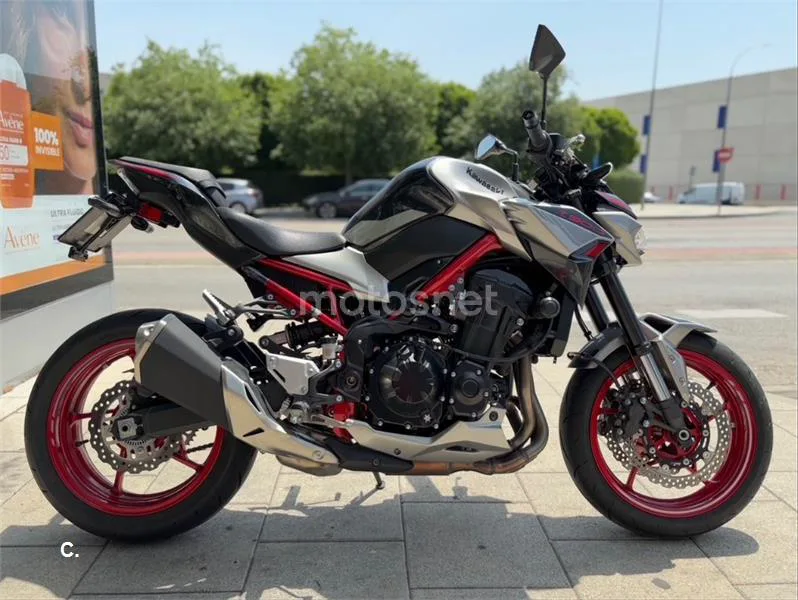 Kawasaki Z900 – Vista 9