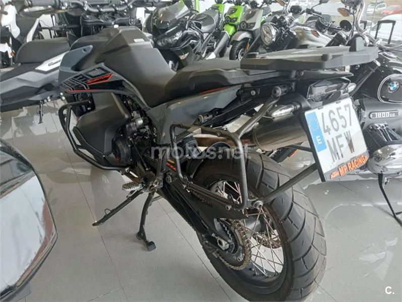 KTM 890 – Vista 3