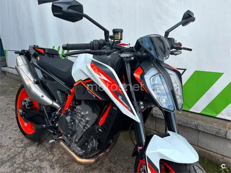 KTM 890 – Vista 11