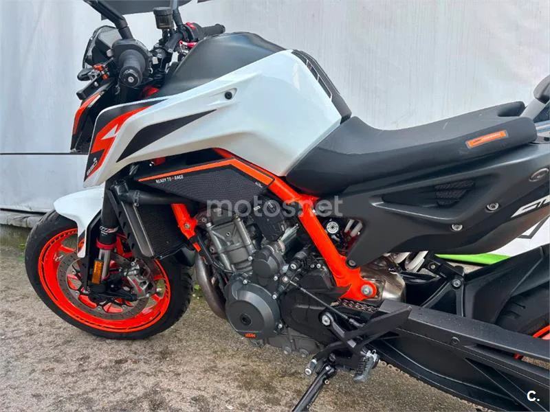 KTM 890 – Vista 6