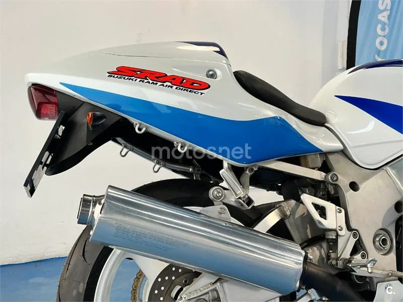 Suzuki GSX-R750 – Vista 12