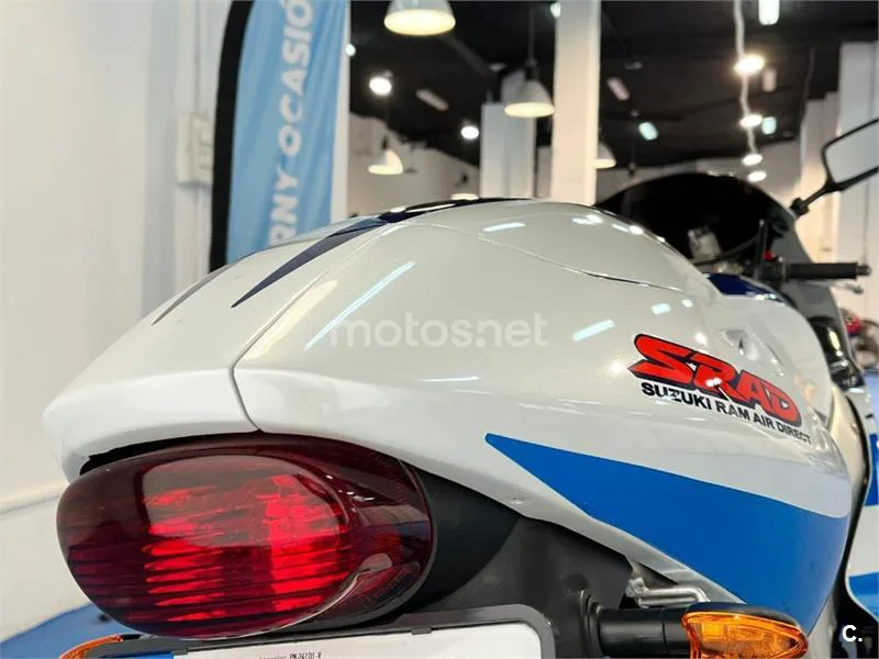 Suzuki GSX-R750 – Vista 20