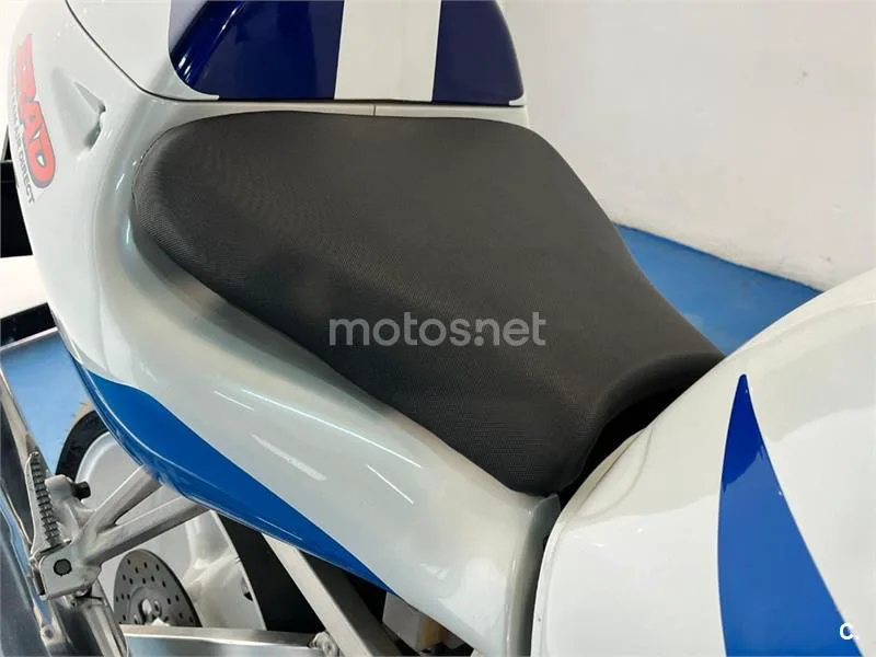 Suzuki GSX-R750 – Vista 22