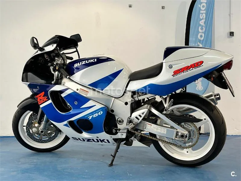 Suzuki GSX-R750 – Vista 4