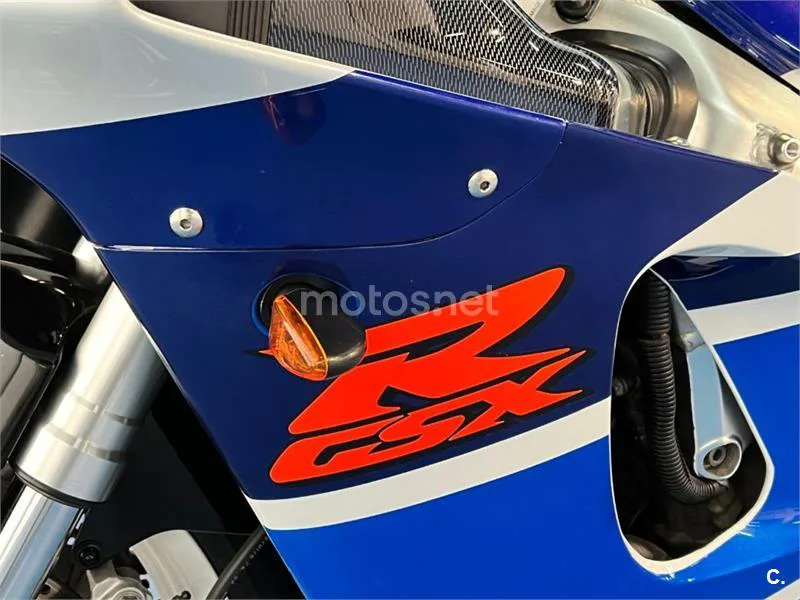 Suzuki GSX-R750 – Vista 31