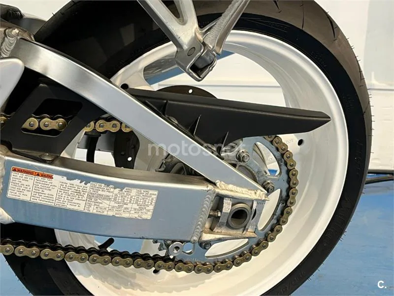 Suzuki GSX-R750 – Vista 34