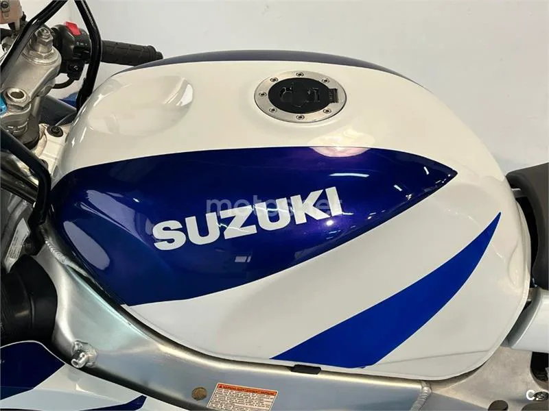 Suzuki GSX-R750 – Vista 40