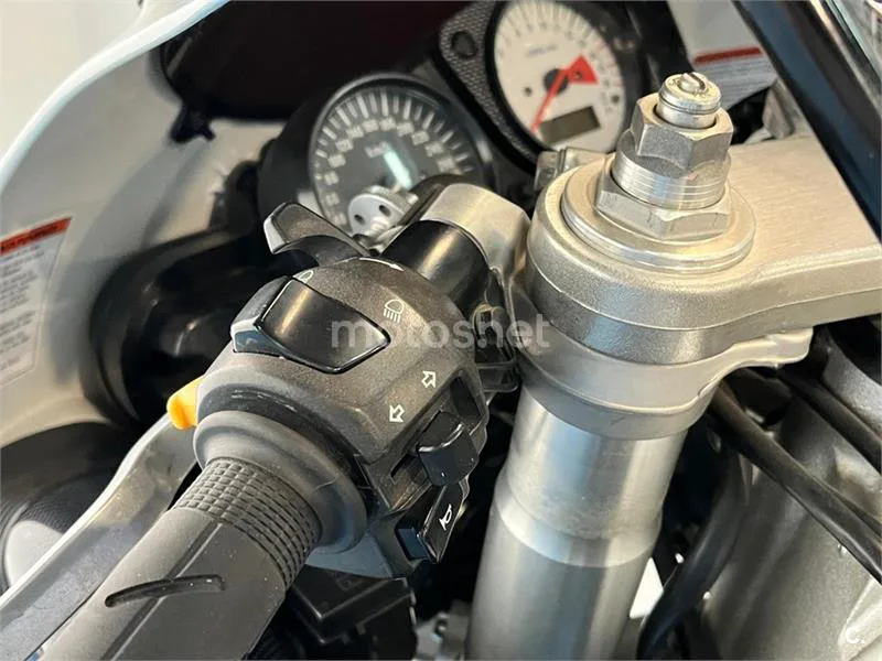 Suzuki GSX-R750 – Vista 42