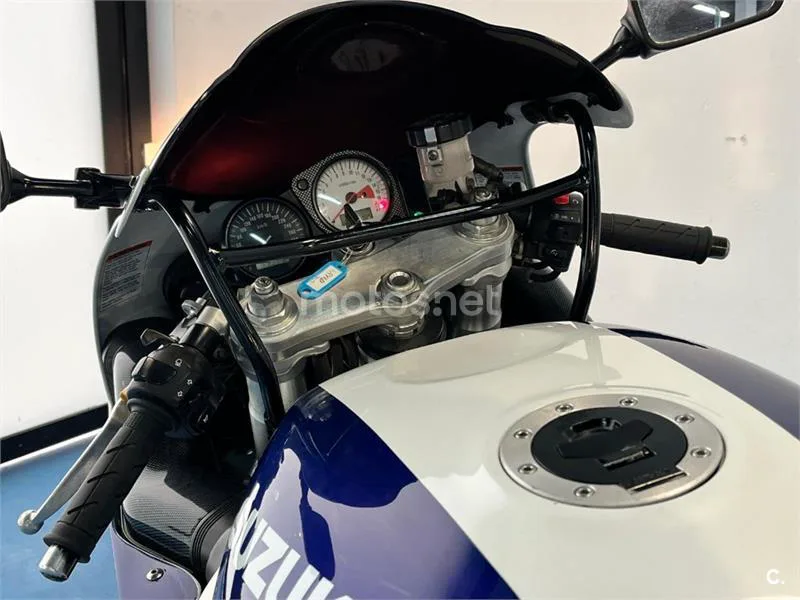 Suzuki GSX-R750 – Vista 45
