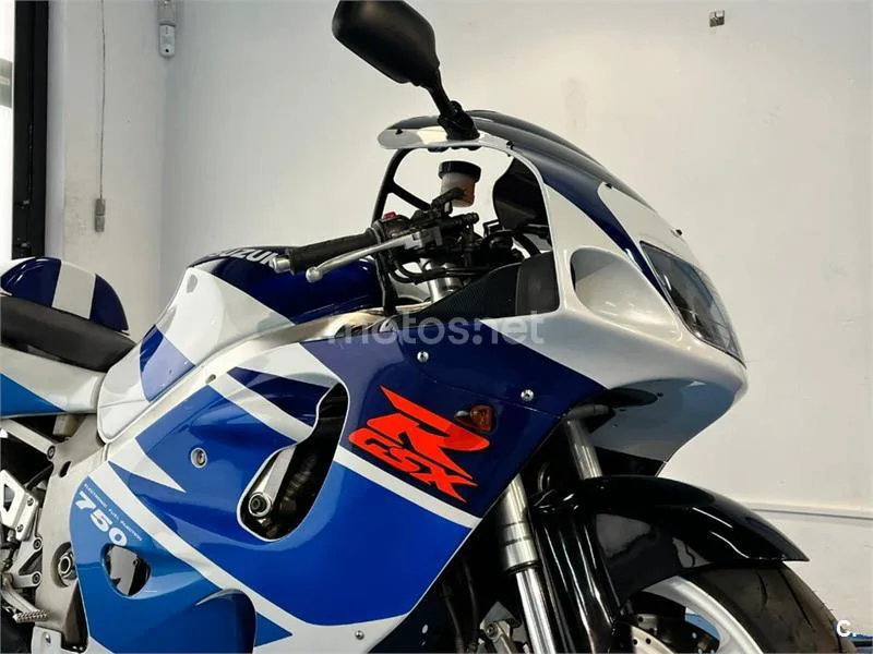 Suzuki GSX-R750 – Vista 6