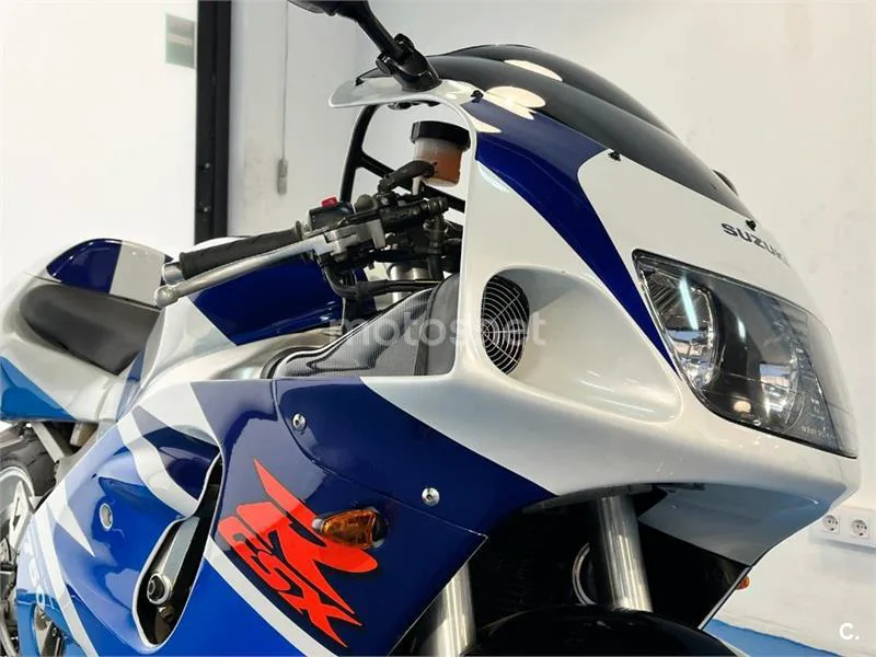 Suzuki GSX-R750 – Vista 7