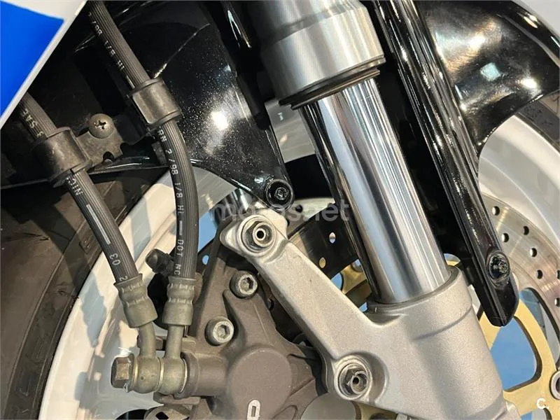 Suzuki GSX-R750 – Vista 10