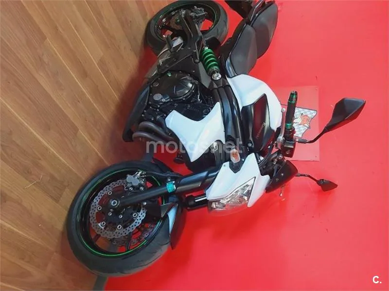 Kawasaki ER-6N – Vista 12