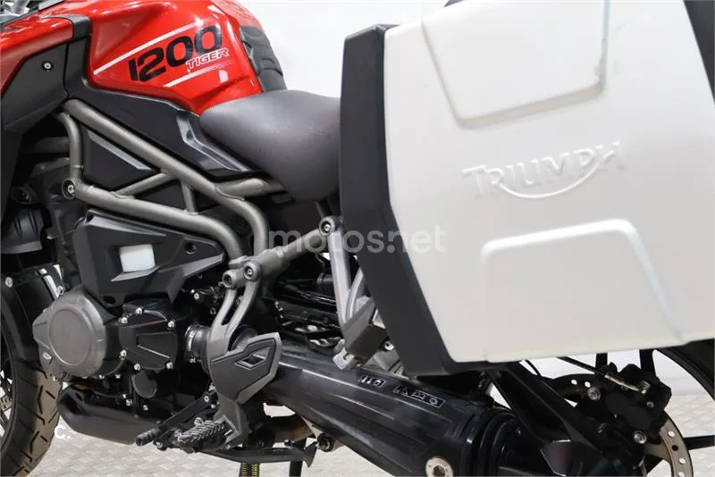 Triumph Tiger Explorer 1200 – Vista 14