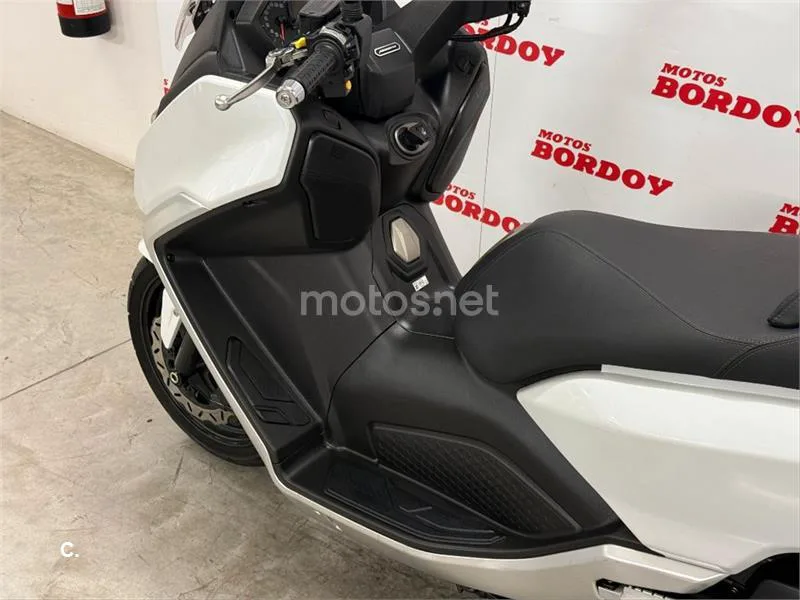 SYM Maxsym 400 – Vista 7