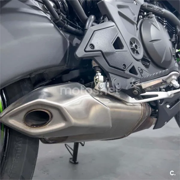 Kawasaki Versys – Vista 16