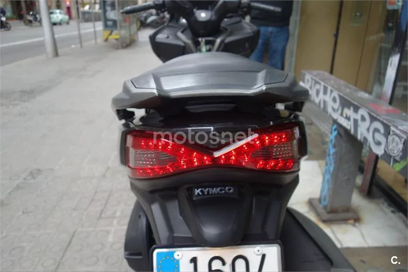 Kymco Grand Dink 300 – Vista 13