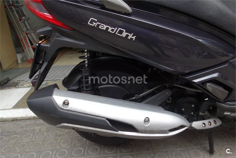 Kymco Grand Dink 300 – Vista 3