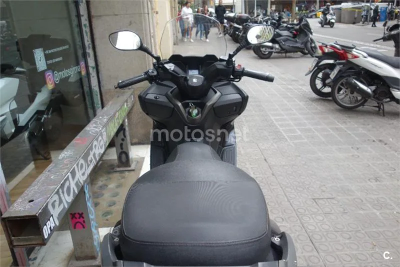 Kymco Grand Dink 300 – Vista 5