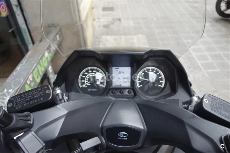 Kymco Grand Dink 300 – Vista 6