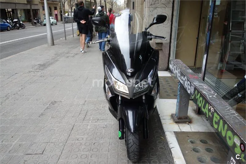 Kymco Grand Dink 300 – Vista 8