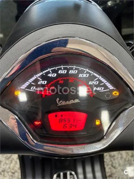 Vespa GTS SuperSport 300 – Vista 7