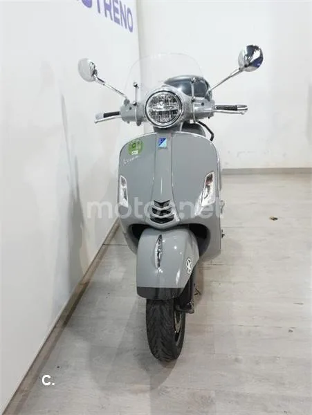 Vespa GTS Super 300 – Vista 4