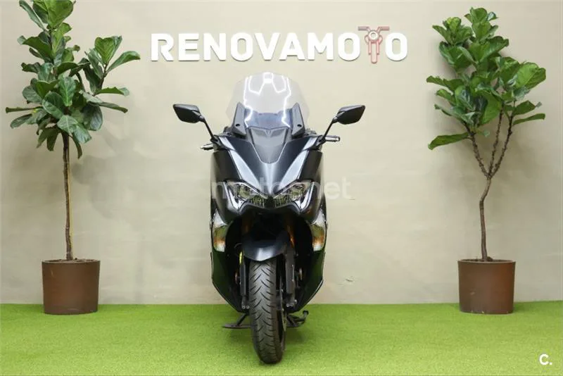 Yamaha TMAX – Vista 5