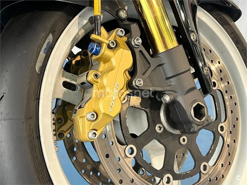 Suzuki GSX-R1000 – Vista 13